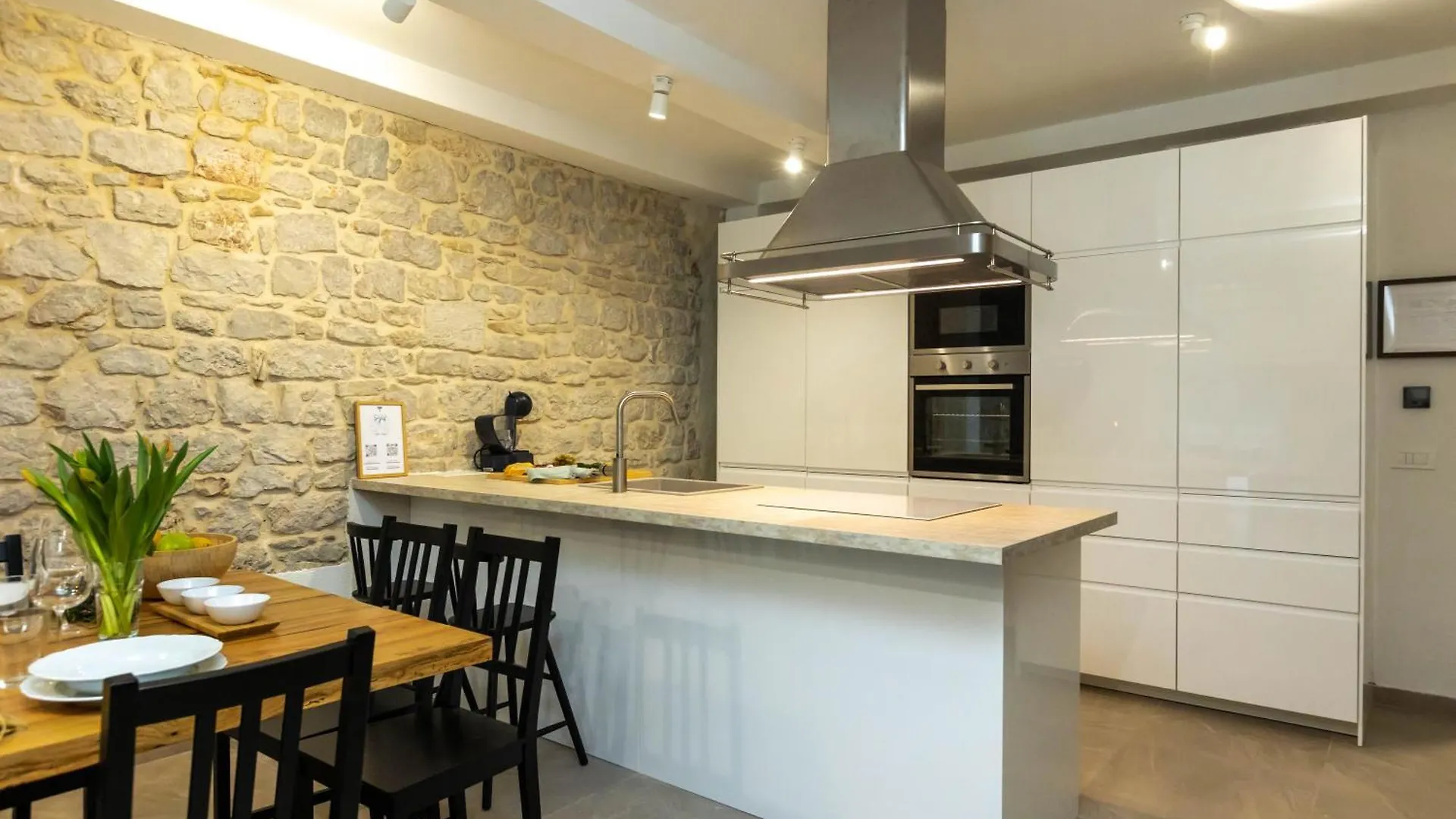 فيلا Seafront Stone House Sajbel Novigrad