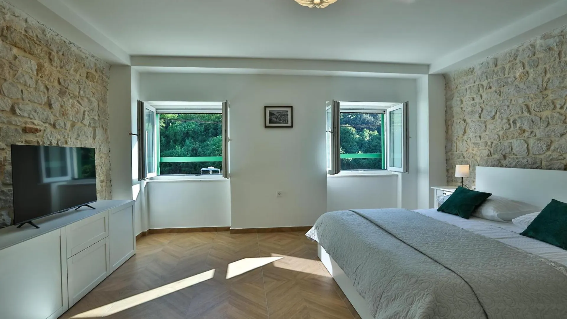 فيلا Seafront Stone House Sajbel Novigrad